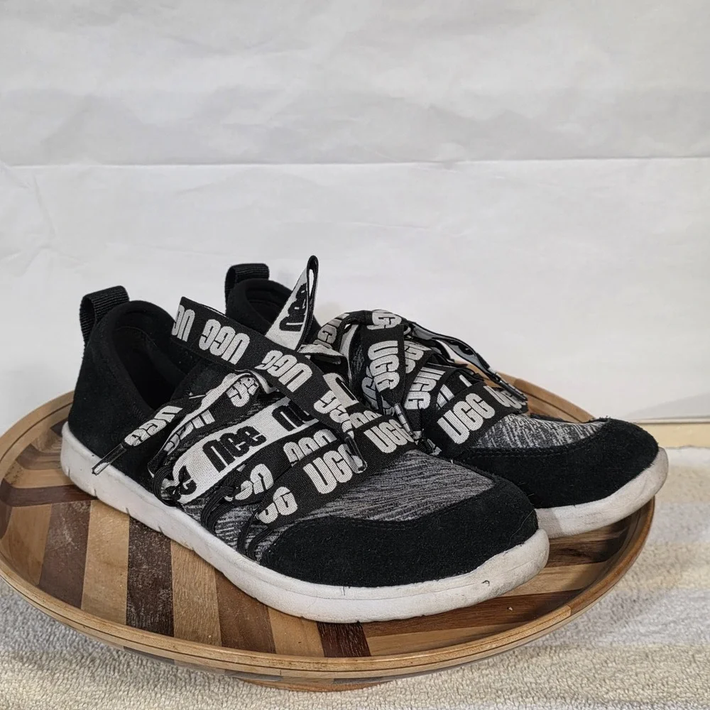 UGG SEAWAY SNEAKER  Women's Girls Size 4 (Youth) Ribbon Laces Shimmer